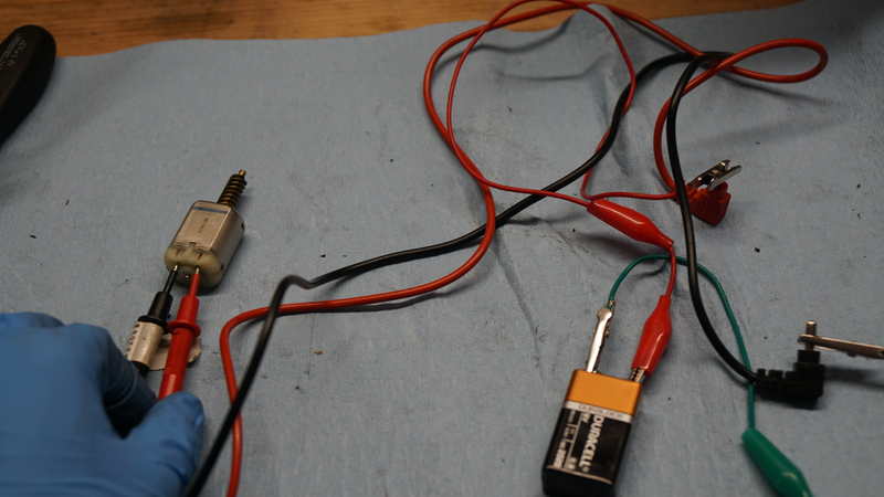 Illustration for article titled Here's How To Fix Your Broken Electric Door Lock For Free